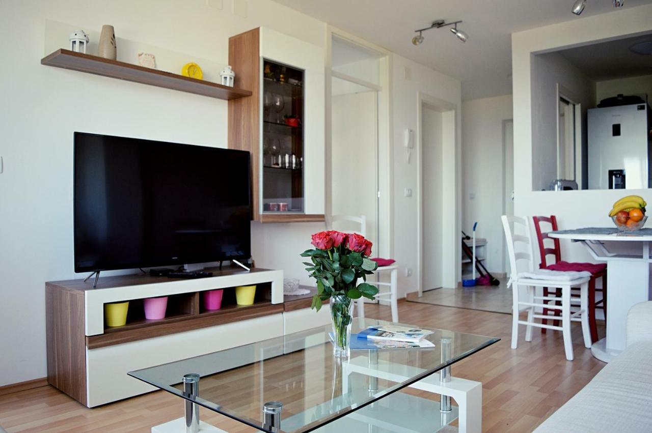 Apartman Andrijana Laurana Esterno foto